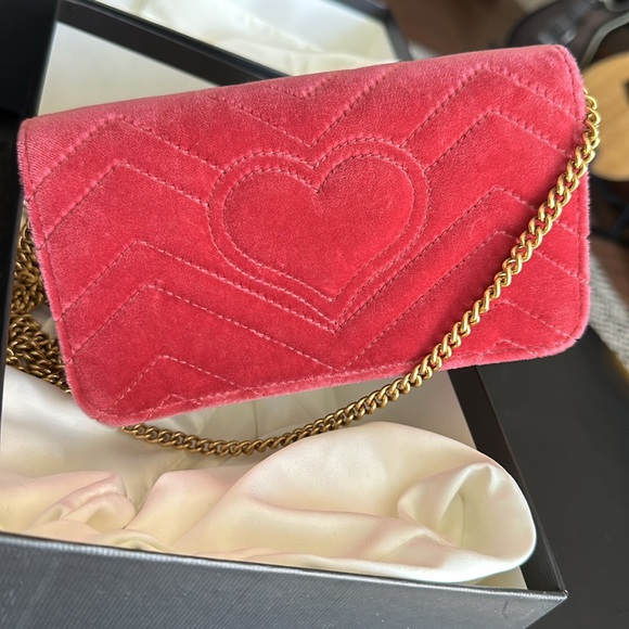 NEW GUCCI Marmont mini PINK VELVET LOVE EMBROIDERY PEARL CHAIN SHOULDER STRAP - Picture 12 of 12